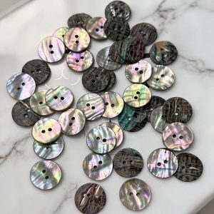 Abalone shell buttons in genuine iridescent shell with a 2-hole design, for coats, shirts, blouses and DIY sewing