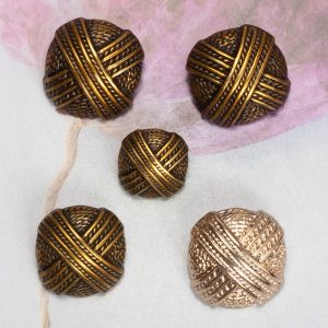 Metal braided knot buttons in antique gold and light gold, vintage shank buttons for coats, jackets, cardigans and DIY sewing