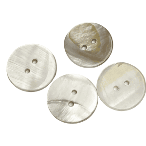 Natural white shell button in genuine mother-of-pearl with a 2-hole design and soft pearly luster, decorative button for coats, shirts and DIY sewing
