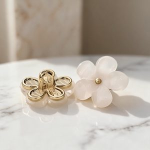 Cherry blossom flower buttons with white petals and a gold-tone metal center, 15mm, for cardigans and DIY sewing